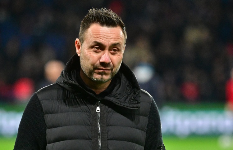 邮报:德泽尔比曾在对阵热刺时发生冲突,险些影响其执教热刺